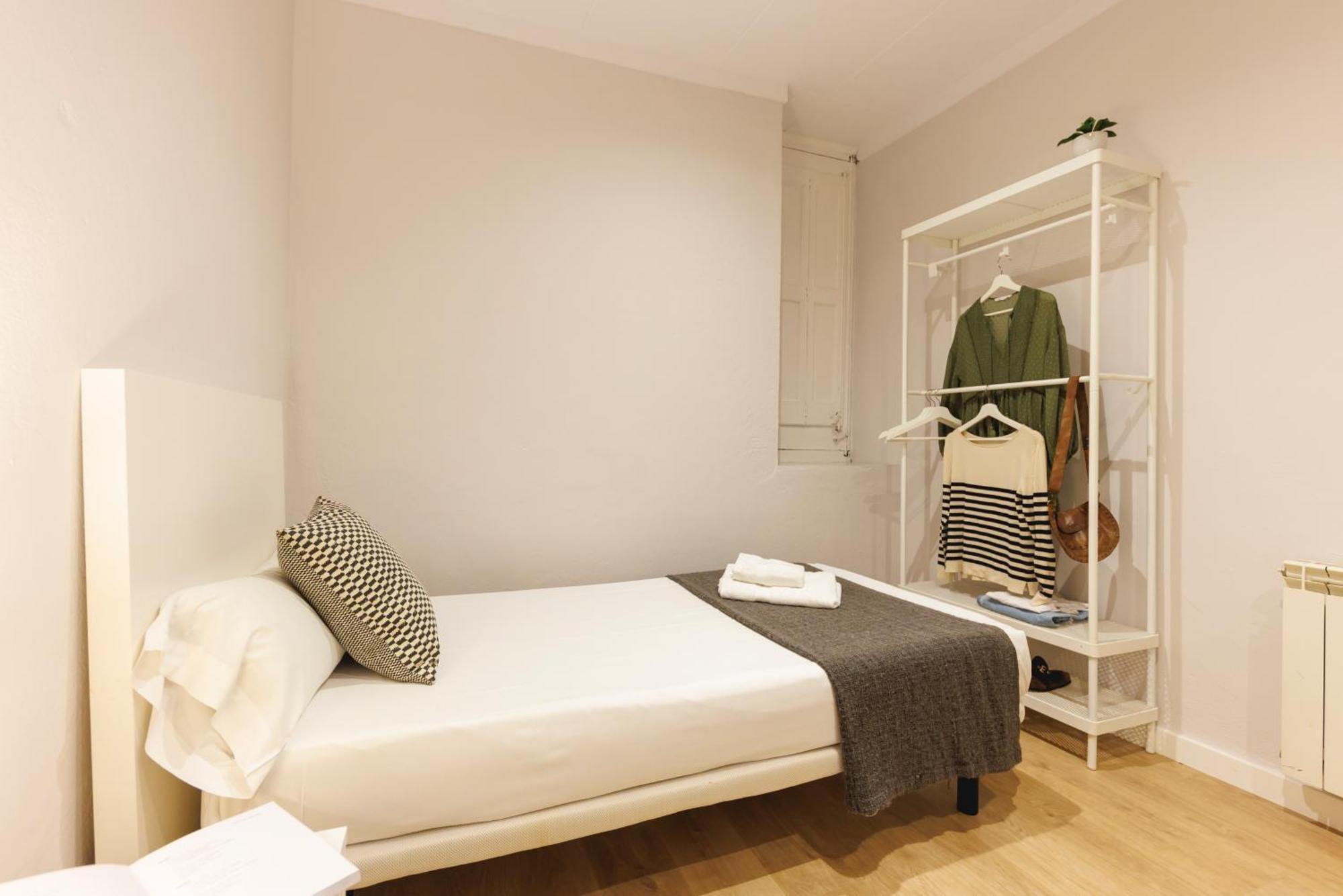 Bravissimo Apartaments Mora 4 Жирона Экстерьер фото