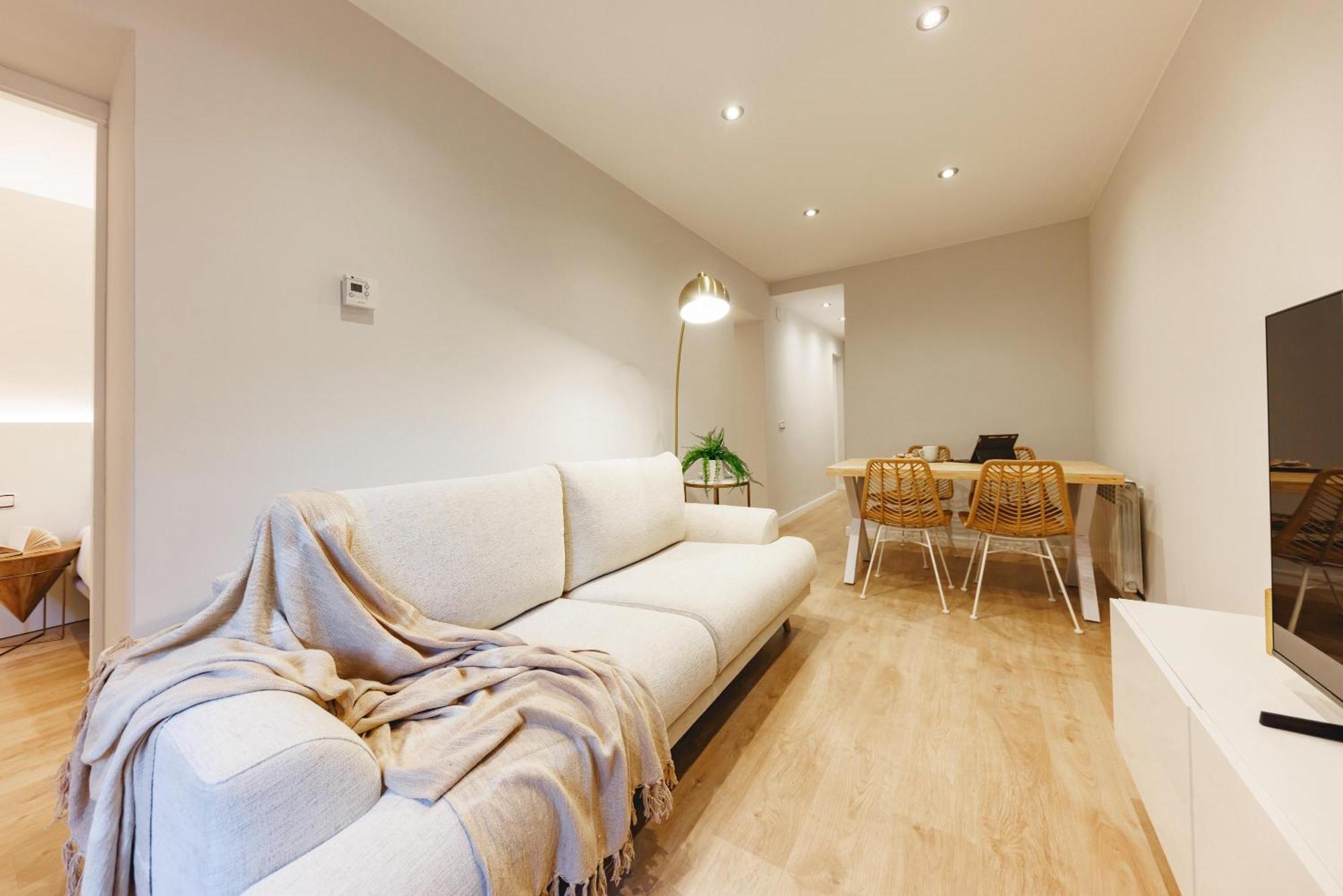 Bravissimo Apartaments Mora 4 Жирона Экстерьер фото