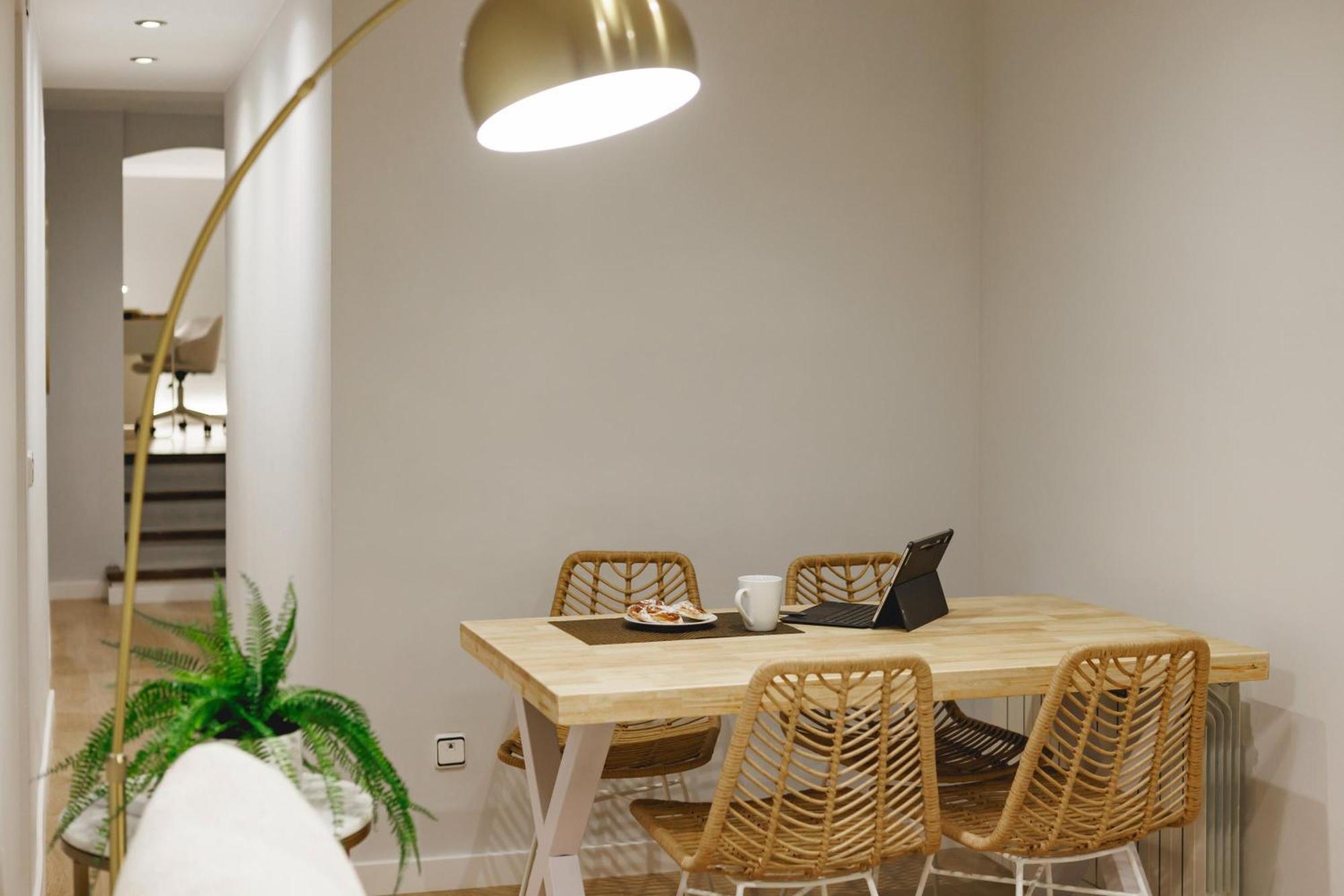 Bravissimo Apartaments Mora 4 Жирона Экстерьер фото