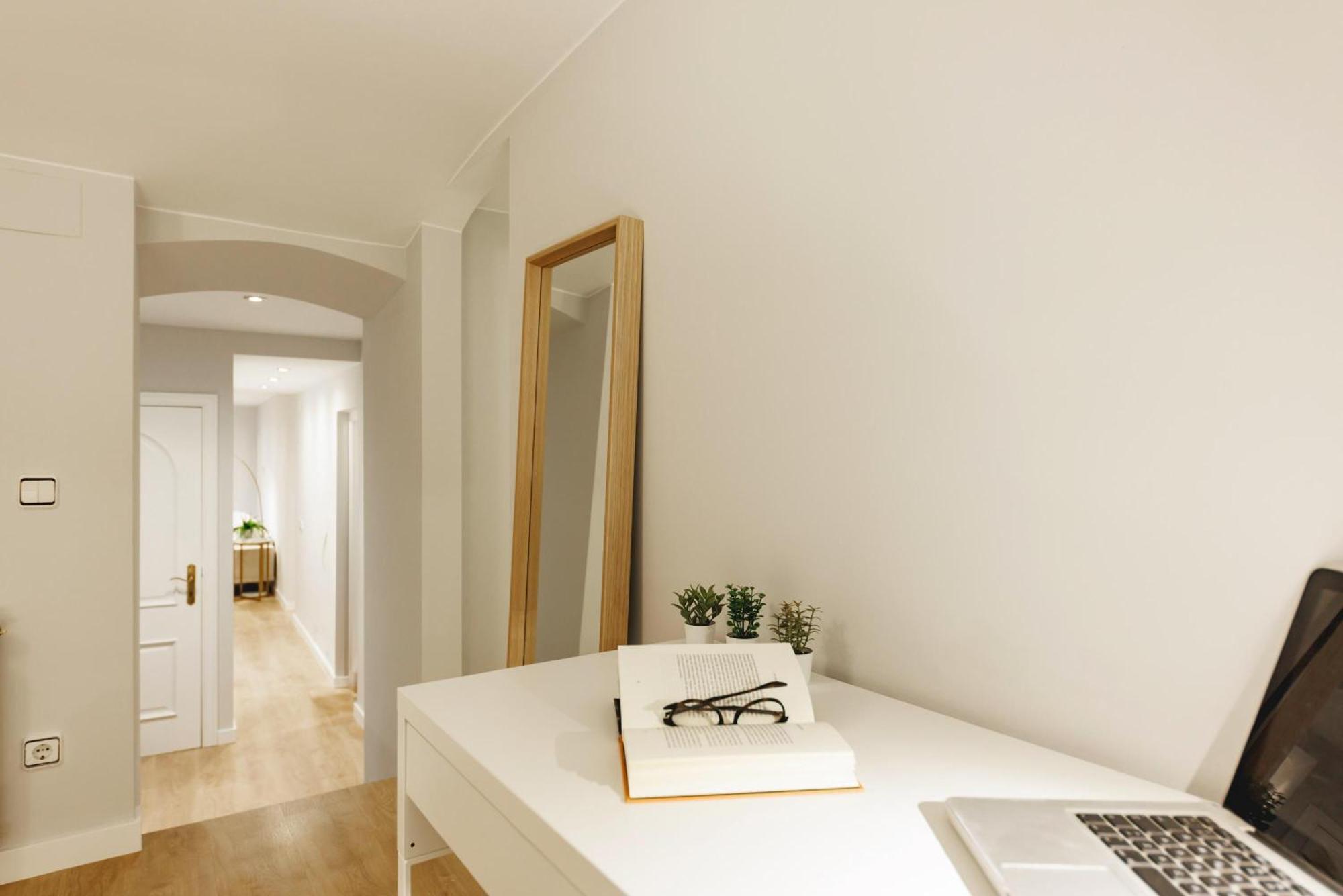 Bravissimo Apartaments Mora 4 Жирона Экстерьер фото